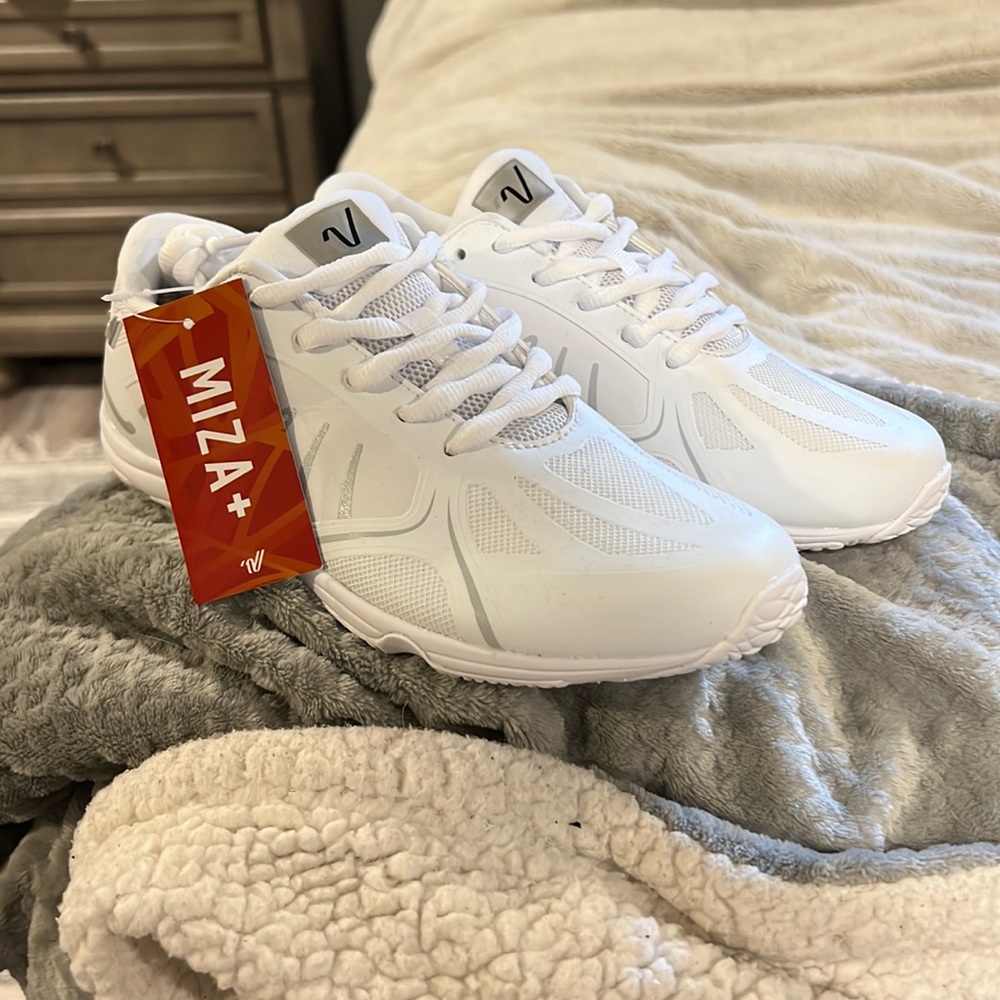 varsity cheer shoes